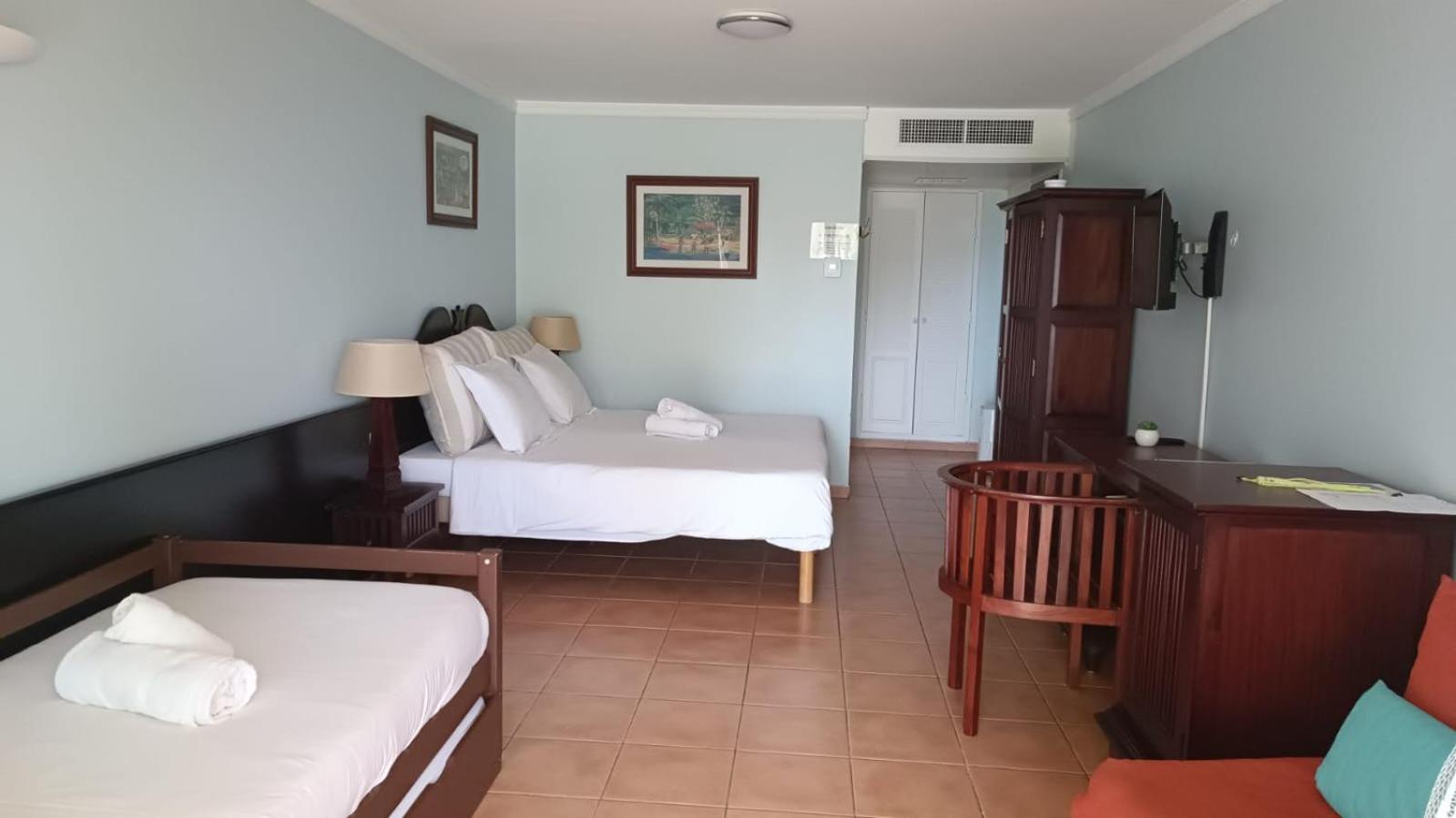 Apartment Grand 4 Pers Superbe Vue Et Cocotiers Dans Village Sainte-anne A - 30 M Sainte-Anne (Grande-Terre)